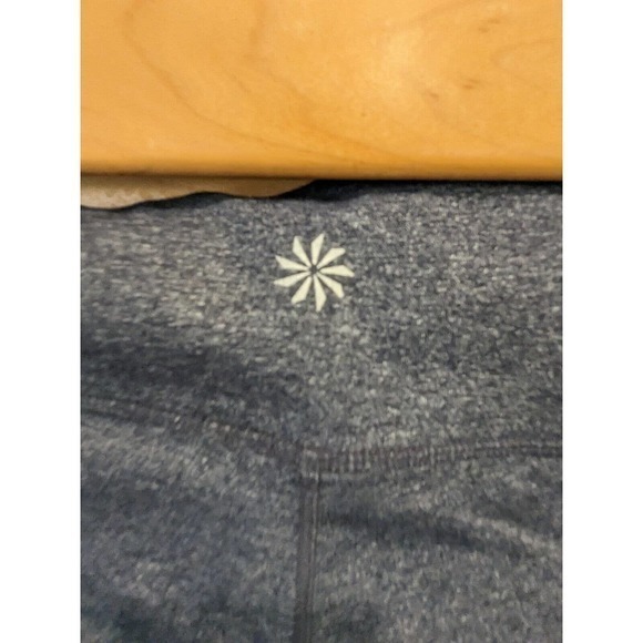 Athleta‎ Gray women size medium 32-38X32 medium weight leggings - Picture 4 of 4